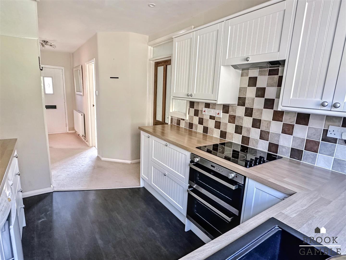 3 Bedroom House. Cherry Garden Road in Eastbourne, East Sussex 10